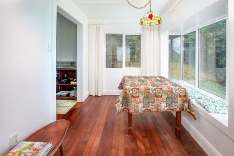 Photo of property in 21 Ocean View Road, Port Waikato, 2695