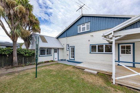 Photo of property in 2/96 Kerrs Road, Avonside, Christchurch, 8061
