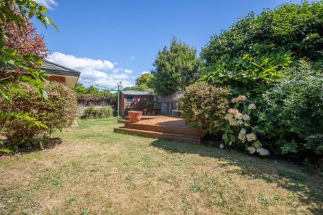 Photo of property in 6 Runanga Grove, Waikanae, 5036