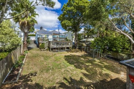 Photo of property in 104 Calliope Road, Stanley Point, Auckland, 0624