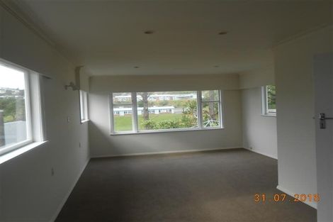 Photo of property in 26 Robert Street, Newlands, Wellington, 6037