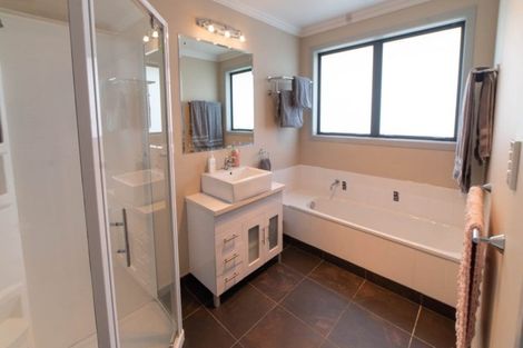 Photo of property in 339 Stoney Creek Road, Kelvin Grove, Palmerston North, 4470