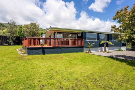 Photo of property in 15 Ruru Street, Waikanae, 5036
