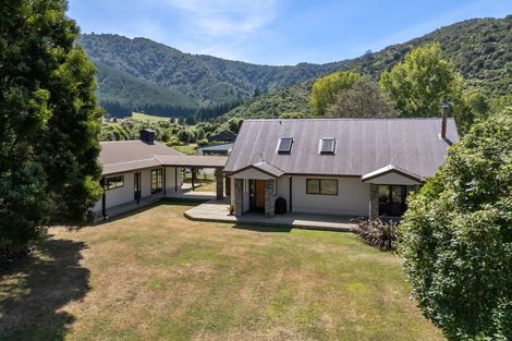 Photo of property in 28 Lady Cobham Grove, Anakiwa, Picton, 7281