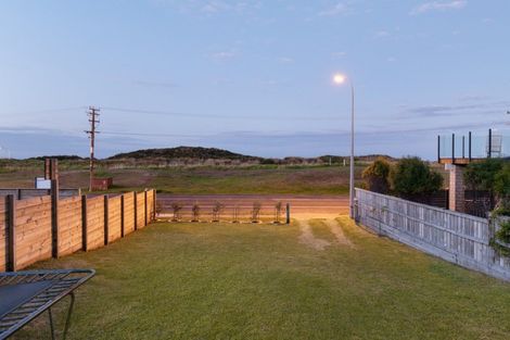 Photo of property in 576b Papamoa Beach Road, Papamoa Beach, Papamoa, 3118