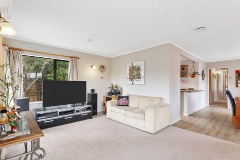 Photo of property in 4 Thistledew Place, Bayview, Auckland, 0629