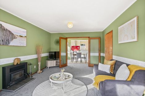 Photo of property in 12 Ranui Terrace, Tawa, Wellington, 5028