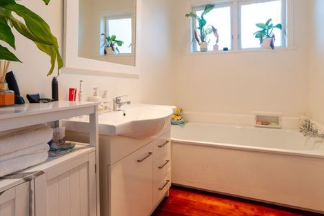 Photo of property in 7 Arlette Place, Massey, Auckland, 0614