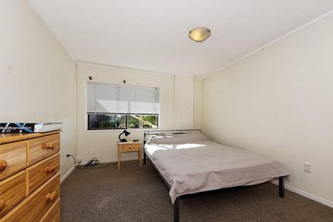 Photo of property in 12 Harrybrook Road, Green Bay, Auckland, 0604