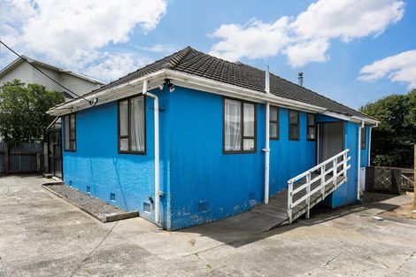 Photo of property in 15 Maher Place, Ranui, Porirua, 5024