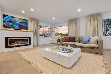 Photo of property in 75a Stanley Point Road, Stanley Point, Auckland, 0624