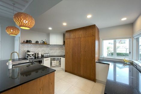 Photo of property in 11 Colenso Avenue, Hospital Hill, Napier, 4110