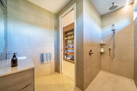 Photo of property in 10 Ferndale Drive, Waikanae, 5036