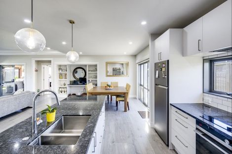 Photo of property in 2 Hurunui Drive, Te Awa, Napier, 4110