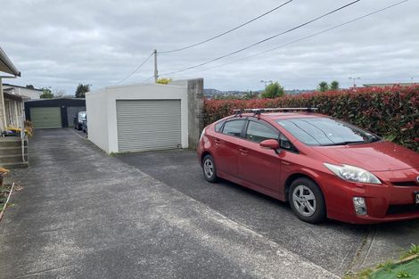 Photo of property in 2/30 Islington Avenue, New Lynn, Auckland, 0600