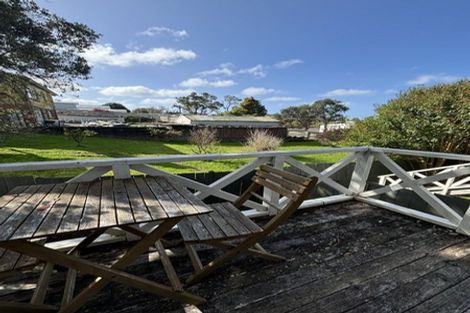 Photo of property in 2/10 William Bond Street, Stanley Point, Auckland, 0624