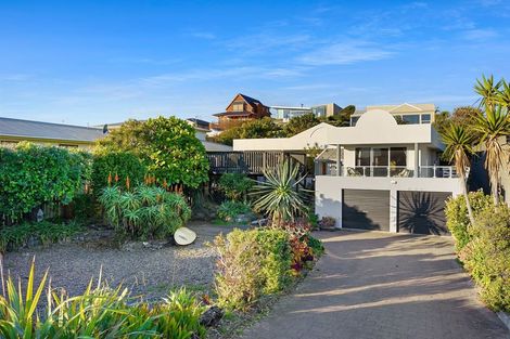 Photo of property in 93 Marine Parade, Paraparaumu Beach, Paraparaumu, 5032