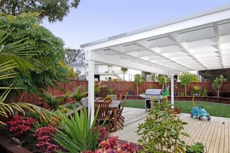 Photo of property in 14 Madison Place, Forrest Hill, Auckland, 0620