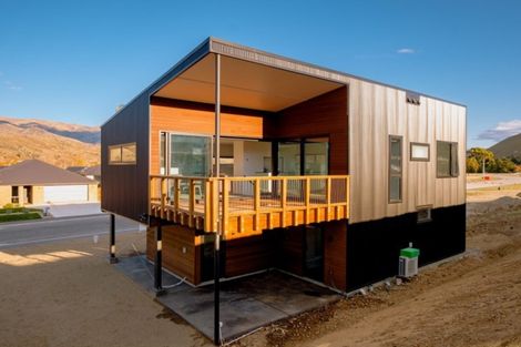 Photo of property in 33 Stratford Drive, Mount Pisa, Cromwell, 9383