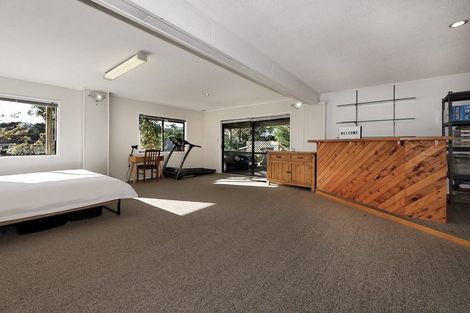 Photo of property in 12 Harrybrook Road, Green Bay, Auckland, 0604