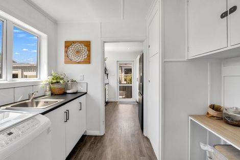 Photo of property in 14 Lowther Street, Whanganui, 4500