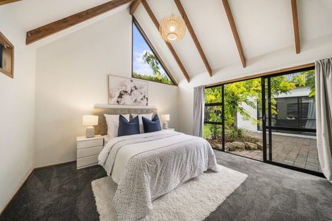 Photo of property in 91 Manhattan Heights, Glendene, Auckland, 0602