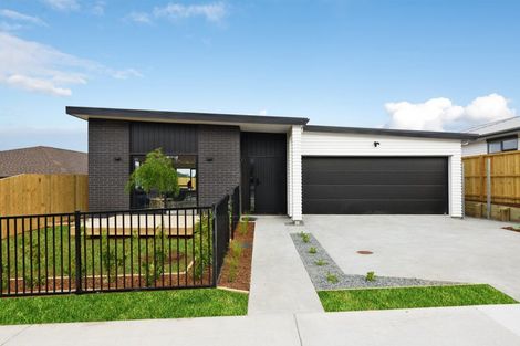 Photo of property in 42 Vintry Drive, Huapai, Kumeu, 0810
