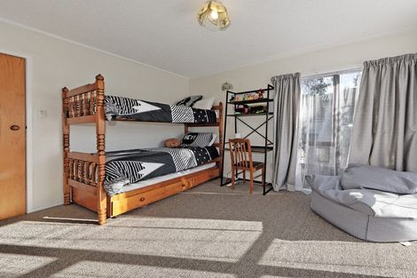 Photo of property in 12 Harrybrook Road, Green Bay, Auckland, 0604