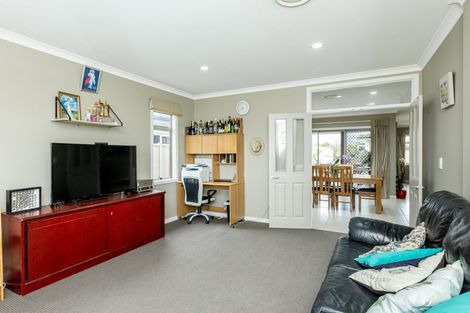 Photo of property in 18 Pania Place, Poraiti, Napier, 4112
