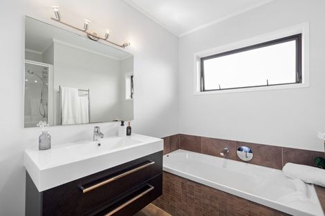 Photo of property in 1/322 Te Atatu Road, Te Atatu South, Auckland, 0610