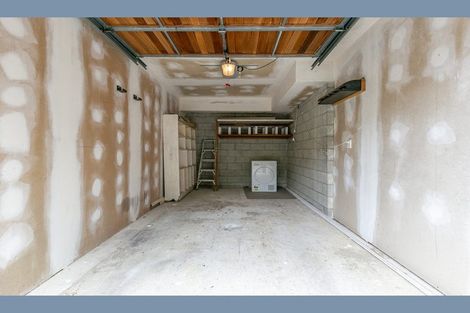 Photo of property in 2/39 Onslow Road, Khandallah, Wellington, 6035