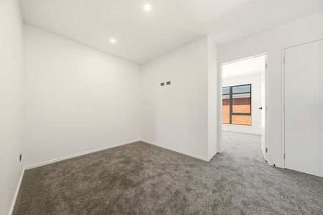 Photo of property in 15b Wilbur Place, Pakuranga Heights, Auckland, 2010
