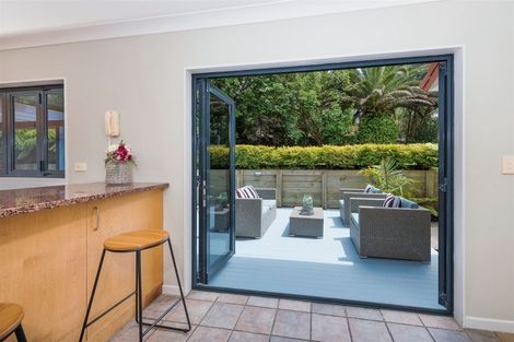 Photo of property in 25 Hogarth Rise, West Harbour, Auckland, 0618