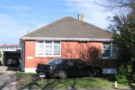 Photo of property in 55 Crewe Crescent, Hokowhitu, Palmerston North, 4410