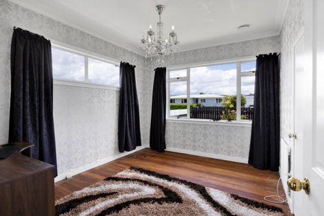 Photo of property in 43 Brown Street, Inglewood, 4330