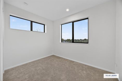 Photo of property in 27 Jandell Crescent, Bucklands Beach, Auckland, 2014
