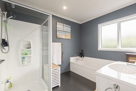 Photo of property in 29-31 Rata Street, Tokomaru, Palmerston North, 4474