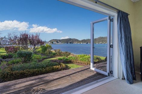 Photo of property in 96 Albert Street, Whitianga, 3510
