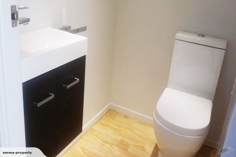 Photo of property in 7 Mchardy Place, Glenfield, Auckland, 0627