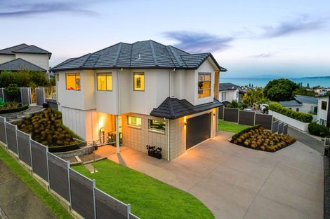 Photo of property in 32 Manhattan Rise, Orewa, 0931