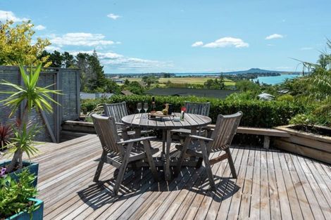 Photo of property in 24 Copperfield Terrace, Mellons Bay, Auckland, 2014