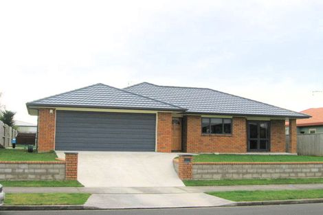 Photo of property in 34 Waiwherowhero Drive, St Andrews, Hamilton, 3200
