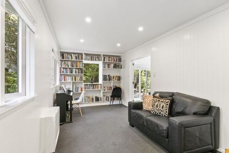 Photo of property in 17a Delhi Crescent, Khandallah, Wellington, 6035