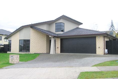 Photo of property in 16 Dunloy Place, East Tamaki Heights, Auckland, 2016