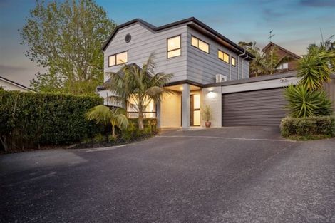 Photo of property in 1/16 Manutara Avenue, Forrest Hill, Auckland, 0620