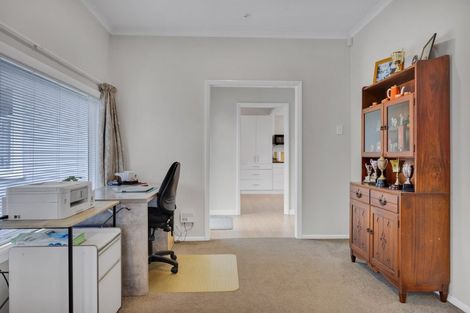 Photo of property in 74 Puriri Street, Hawera, 4610
