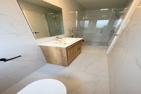 Photo of property in 14d Clairville Crescent, Wai O Taiki Bay, Auckland, 1072