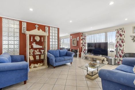 Photo of property in 5 Beverley Grove, Paparangi, Wellington, 6037