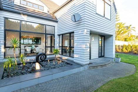 Photo of property in 61 Manor Park, Sunnyhills, Auckland, 2010