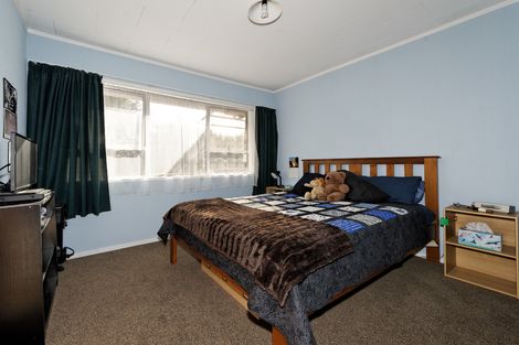 Photo of property in 2 Libra Street, Glen Eden, Auckland, 0602